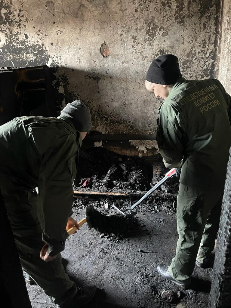 Фото Появились фото и видео с места гибели детей в пожаре под Новосибирском 8
